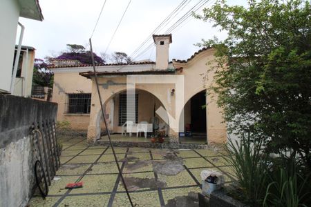 Casa à venda com 300m², 3 quartos e 2 vagasÁrea de Serviço