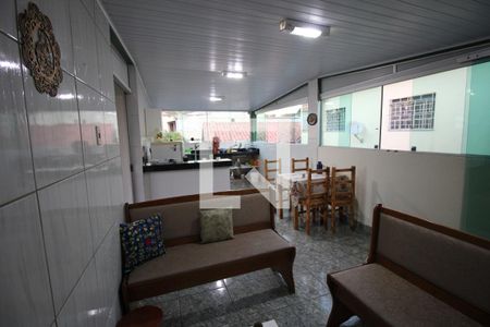 Casa à venda com 284m², 6 quartos e 3 vagasSala de TV casa 4