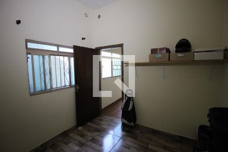 Casa à venda com 284m², 6 quartos e 3 vagasquarto casa 2