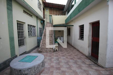 Casa à venda com 284m², 6 quartos e 3 vagasÁrea externa casa 1