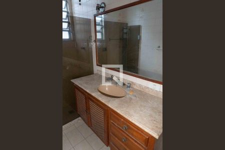 Apartamento à venda com 280m², 4 quartos e 1 vaga Apartamento à venda com 280m², 4 quartos e 1 vagaBanheiro da Suíte 2