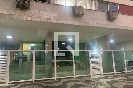 Apartamento à venda com 280m², 4 quartos e 1 vaga Apartamento à venda com 280m², 4 quartos e 1 vagaFachada