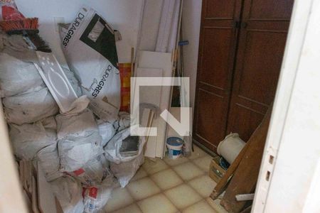 Apartamento à venda com 280m², 4 quartos e 1 vaga Apartamento à venda com 280m², 4 quartos e 1 vagaQuarto de Serviço