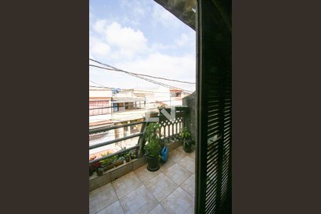 Casa à venda com 360m², 4 quartos e 2 vagas Casa à venda com 360m², 4 quartos e 2 vagasQuarto 3 / Suíte Varanda