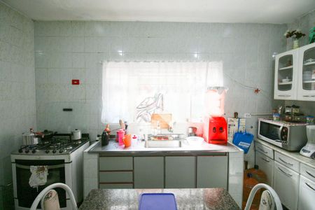 Casa à venda com 360m², 4 quartos e 2 vagas Casa à venda com 360m², 4 quartos e 2 vagasCozinha