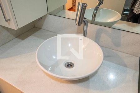 Banheiro de apartamento para alugar com 2 quartos, 86m² em Sumaré, São Paulo