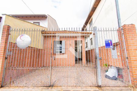 Casa à venda com 165m², 2 quartos e 1 vagaFachada