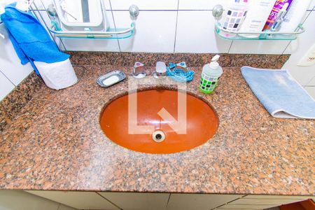 Casa à venda com 165m², 2 quartos e 1 vagaBanheiro 