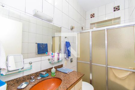 Casa à venda com 165m², 2 quartos e 1 vagaBanheiro 