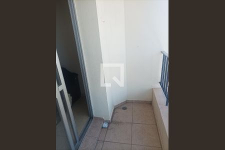 Apartamento à venda com 74m², 2 quartos e 1 vagaVaranda