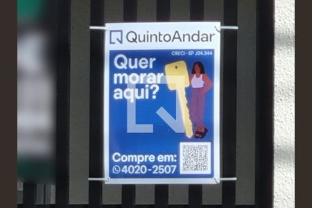 Apartamento à venda com 87m², 2 quartos e 1 vaga Apartamento à venda com 87m², 2 quartos e 1 vagaPlaquinha instalada no portão do imóvel