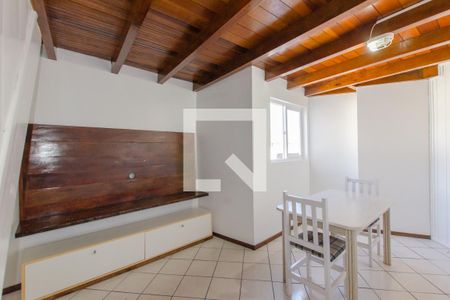 Sala de apartamento para alugar com 2 quartos, 60m² em Saco dos Limões, Florianópolis