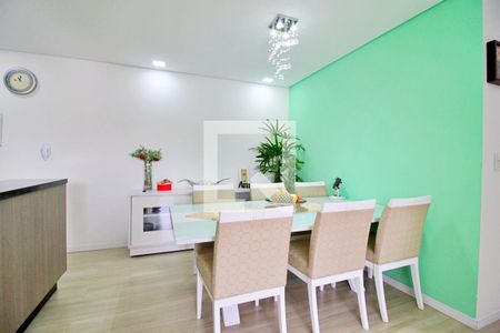 Sala de apartamento à venda com 2 quartos, 65m² em Vila Curuçá, Santo André
