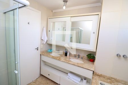 Apartamento à venda com 356m², 4 quartos e 4 vagasBanheiro da Suíte