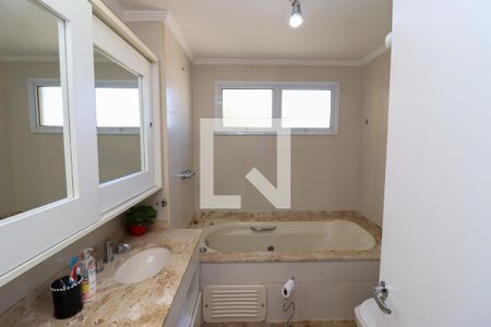 Apartamento à venda com 356m², 4 quartos e 4 vagasBanheiro da Suíte