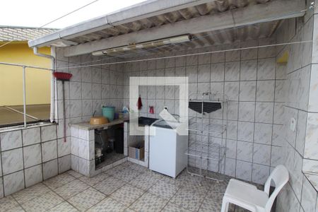 Casa à venda com 130m², 5 quartos e 3 vagasÁrea de Serviço 2