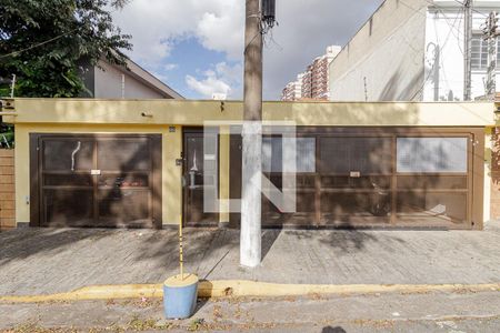 Casa à venda com 296m², 3 quartos e 3 vagasFachada 