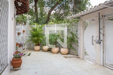 Casa para alugar com 300m², 3 quartos e 4 vagas Casa para alugar com 300m², 3 quartos e 4 vagasFrente da Casa