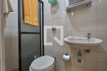 Apartamento à venda com 119m², 3 quartos e 2 vagas Apartamento à venda com 119m², 3 quartos e 2 vagasBanheiro de Serviço