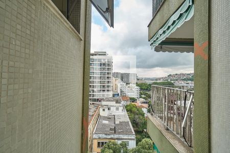 Apartamento à venda com 119m², 3 quartos e 2 vagas Apartamento à venda com 119m², 3 quartos e 2 vagasÁrea de Serviço Vista