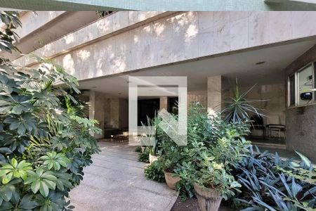 Apartamento à venda com 119m², 3 quartos e 2 vagas Apartamento à venda com 119m², 3 quartos e 2 vagasHall