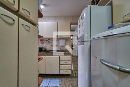 Apartamento à venda com 119m², 3 quartos e 2 vagas Apartamento à venda com 119m², 3 quartos e 2 vagasCozinha