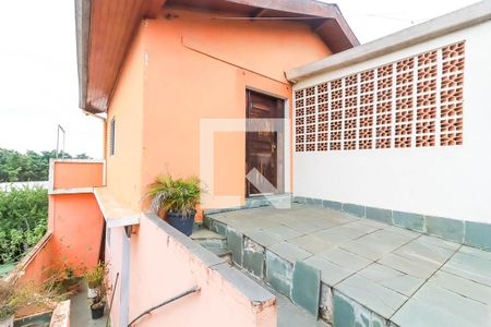 Casa à venda com 160m², 4 quartos e 3 vagas Casa à venda com 160m², 4 quartos e 3 vagasEntrada