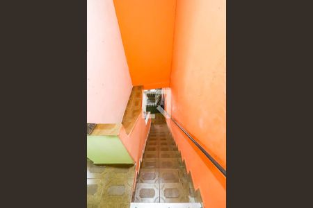 Casa à venda com 160m², 4 quartos e 3 vagas Casa à venda com 160m², 4 quartos e 3 vagasEscada