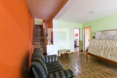 Casa à venda com 160m², 4 quartos e 3 vagas Casa à venda com 160m², 4 quartos e 3 vagasSala