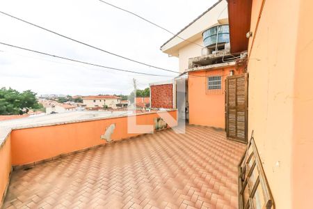Casa à venda com 160m², 4 quartos e 3 vagas Casa à venda com 160m², 4 quartos e 3 vagasTerraço