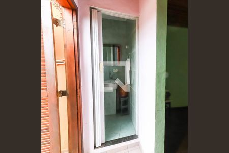 Casa à venda com 160m², 4 quartos e 3 vagas Casa à venda com 160m², 4 quartos e 3 vagasQuarto 2 - Banheiro