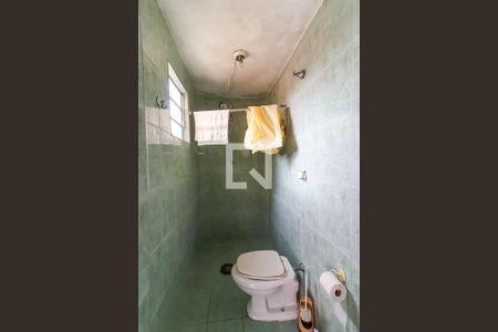 Casa à venda com 160m², 4 quartos e 3 vagas Casa à venda com 160m², 4 quartos e 3 vagasBanheiro