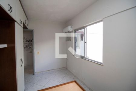 Quarto de apartamento à venda com 1 quarto, 50m² em Olaria, Rio de Janeiro