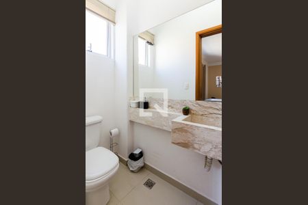 Lavabo de casa de condomínio para alugar com 3 quartos, 130m² em Boqueirão, Santos