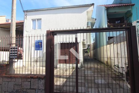 Casa à venda com 110m², 3 quartos e 1 vaga Casa à venda com 110m², 3 quartos e 1 vagaFachada