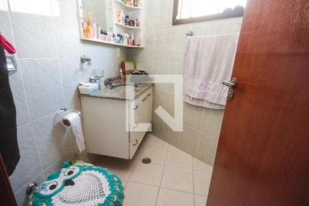 Casa à venda com 220m², 3 quartos e 3 vagasBanheiro da Suíte