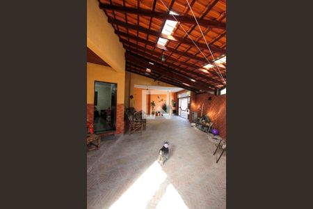 Casa à venda com 220m², 3 quartos e 3 vagasGaragem