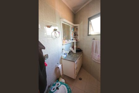 Casa à venda com 220m², 3 quartos e 3 vagasBanheiro da Suíte