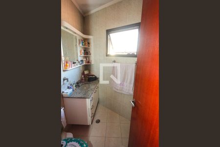 Casa à venda com 220m², 3 quartos e 3 vagasBanheiro da Suíte