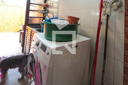 Casa à venda com 220m², 3 quartos e 3 vagasÁrea de Serviço