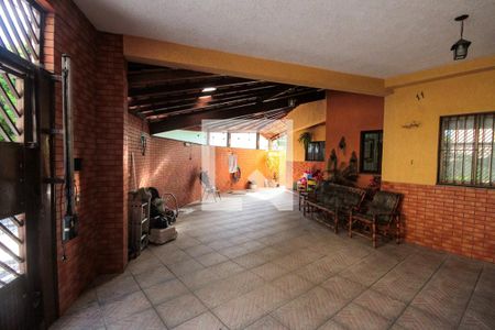 Casa à venda com 220m², 3 quartos e 3 vagasGaragem