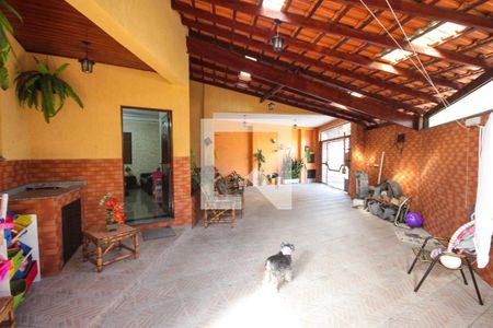 Casa à venda com 220m², 3 quartos e 3 vagasGaragem