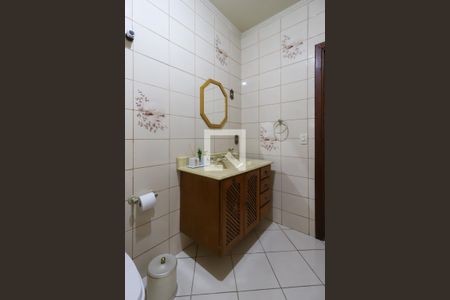 Casa para alugar com 200m², 4 quartos e 2 vagasBanheiro