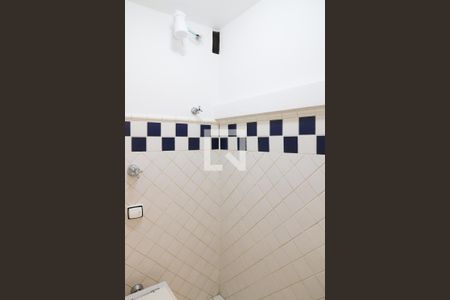Banheiro de kitnet/studio para alugar com 1 quarto, 37m² em República, São Paulo