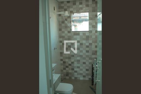 Casa à venda com 360m², 3 quartos e 3 vagas Casa à venda com 360m², 3 quartos e 3 vagasBanheiro