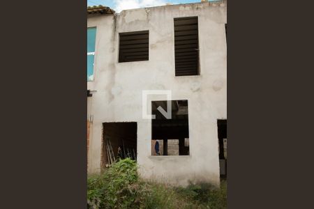 Casa à venda com 360m², 3 quartos e 3 vagas Casa à venda com 360m², 3 quartos e 3 vagasQuintal