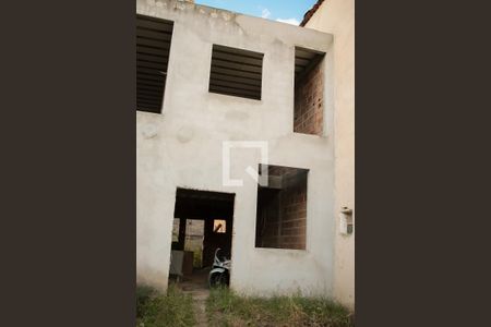 Casa à venda com 360m², 3 quartos e 3 vagas Casa à venda com 360m², 3 quartos e 3 vagasQuintal