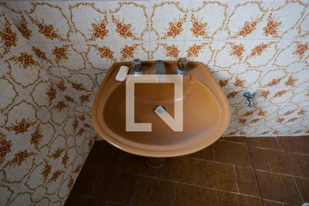 Casa à venda com 100m², 3 quartos e 2 vagas Casa à venda com 100m², 3 quartos e 2 vagasBanheiro 1