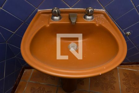 Casa à venda com 100m², 3 quartos e 2 vagas Casa à venda com 100m², 3 quartos e 2 vagasBanheiro 2