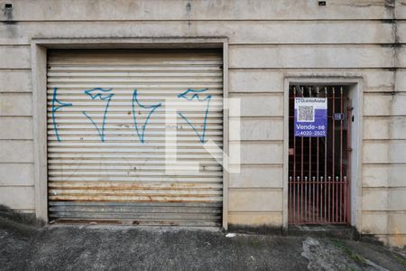 Casa à venda com 100m², 3 quartos e 2 vagas Casa à venda com 100m², 3 quartos e 2 vagasFachada